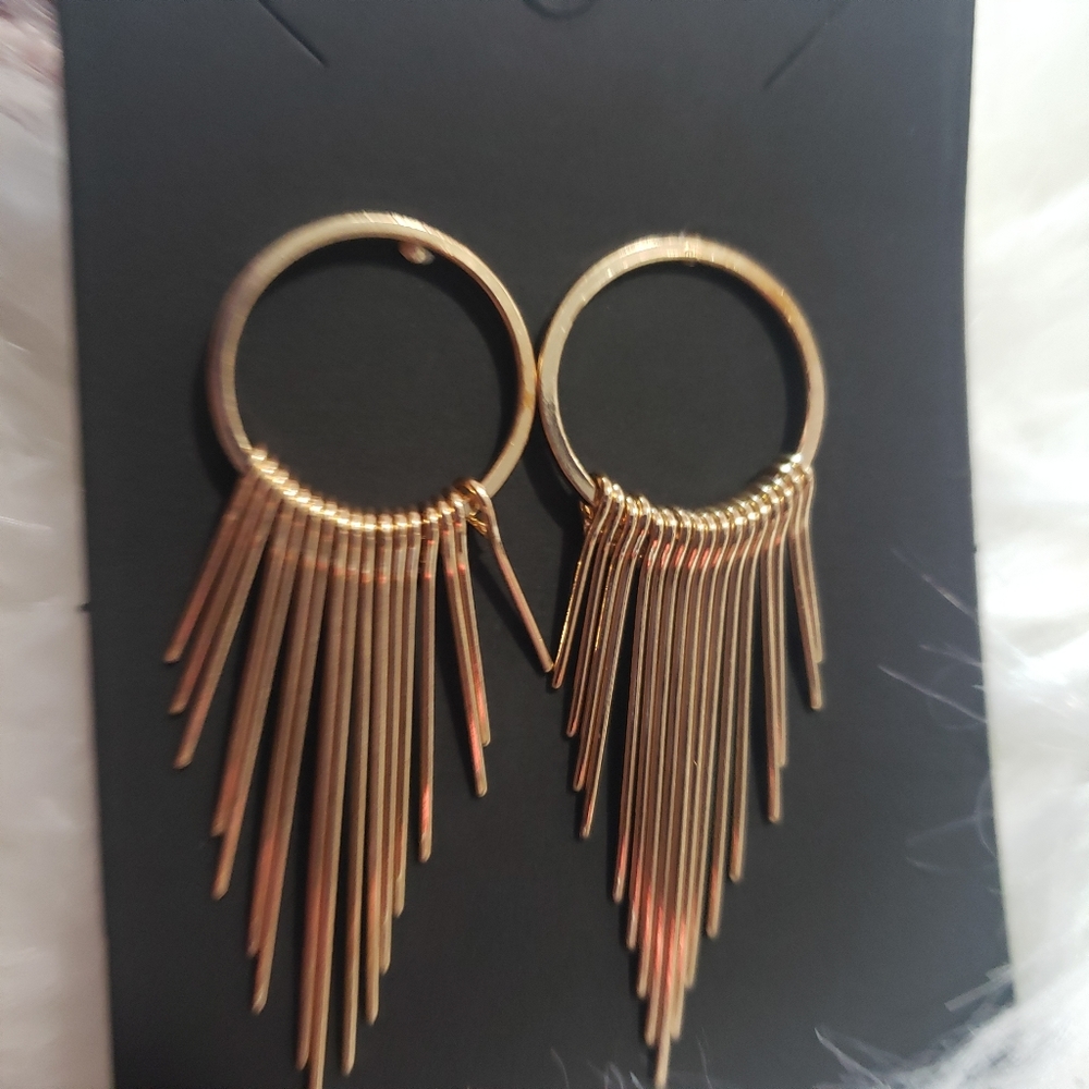 Fashion Earrings - Picture 6 of 6
